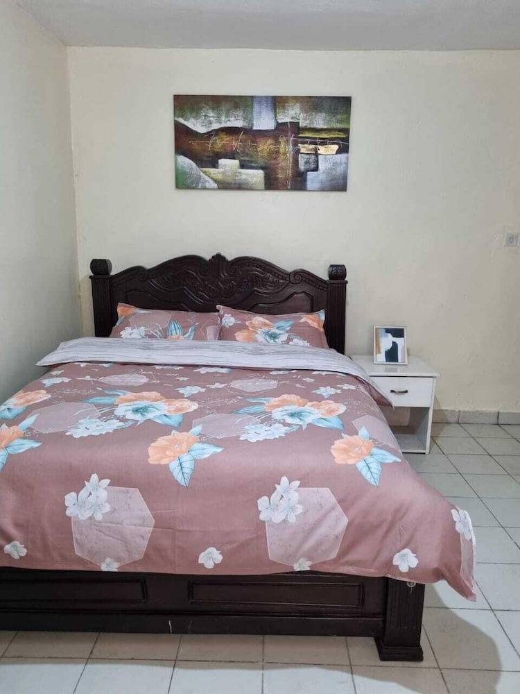 Lux Suites 2 Bedroom Donholm Bungalow
