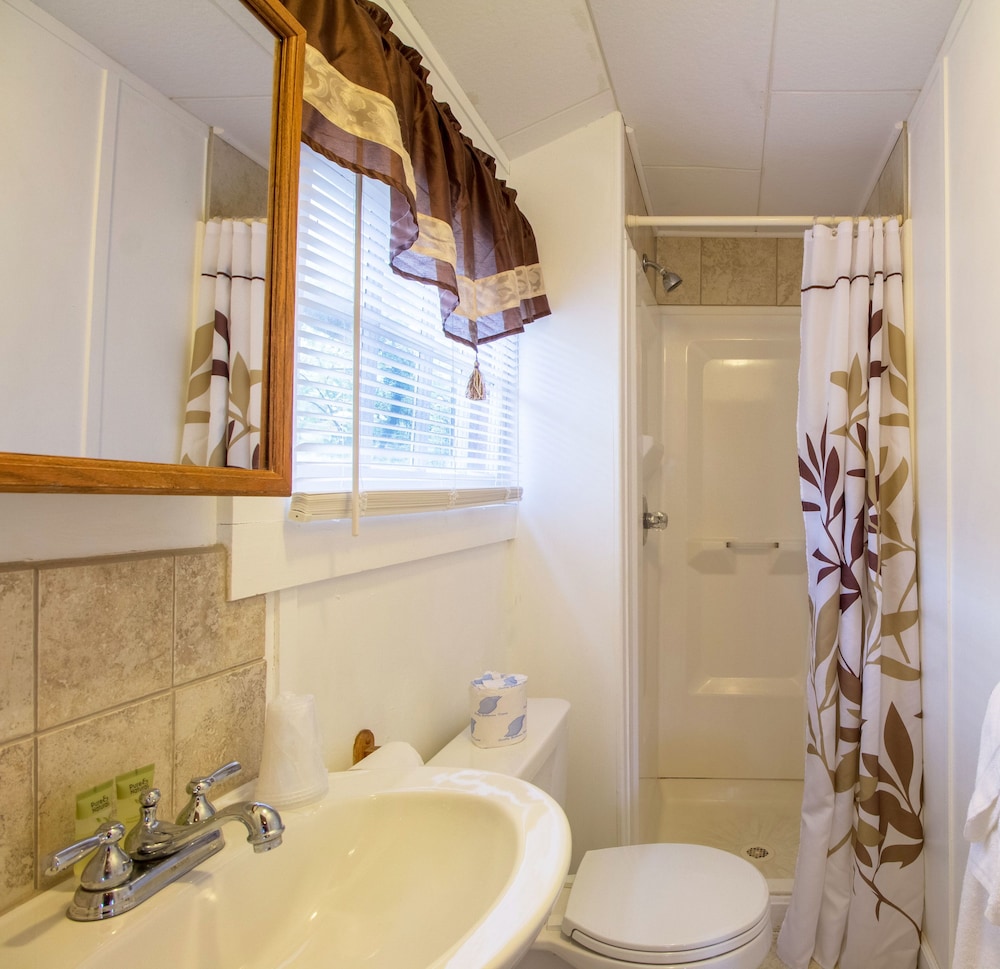 Half Moon Motel & Cottages - photo 50
