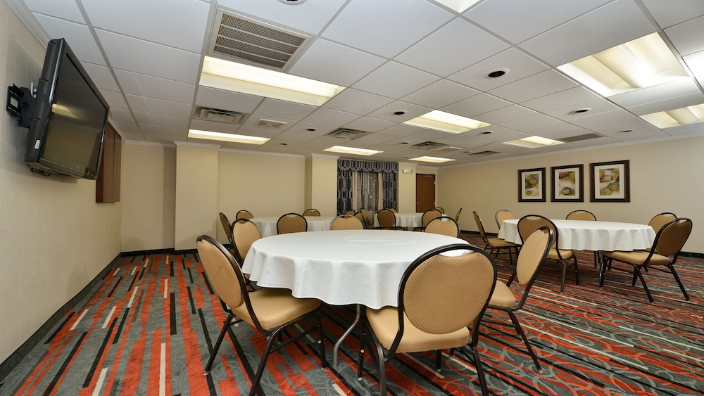 Holiday Inn Express Boston Milford by IHG - photo 41
