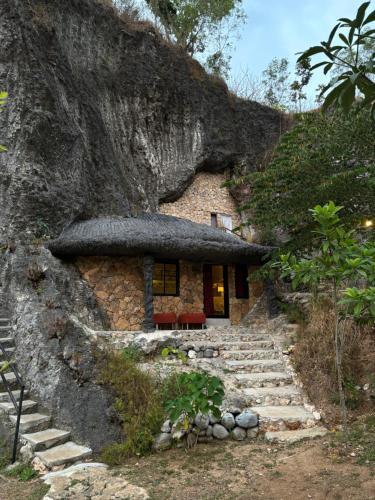 Paleo Stone Age - last minute hotel in Unknown City