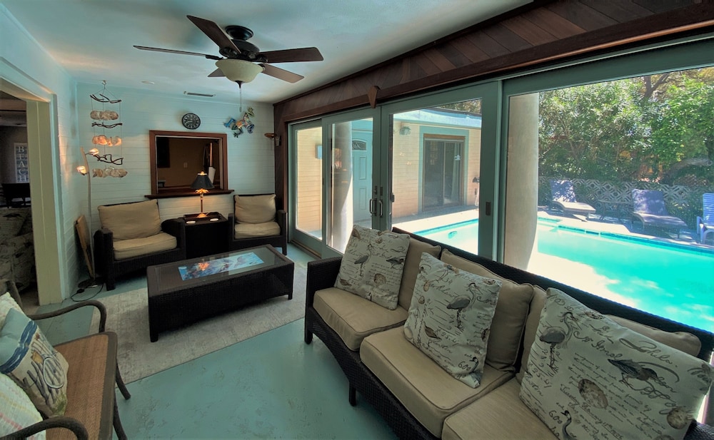 Kisses Cottage Home - photo 24