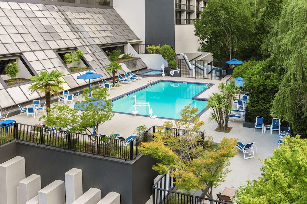 Hilton Bellevue - photo 36
