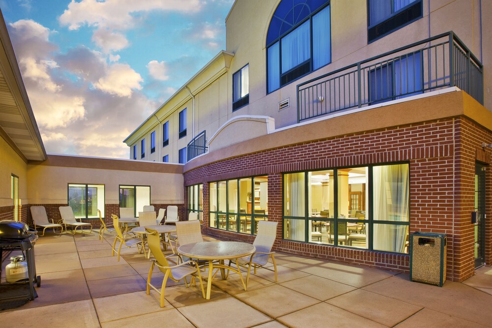 Holiday Inn Express & Suites Montpelier by IHG - photo 32