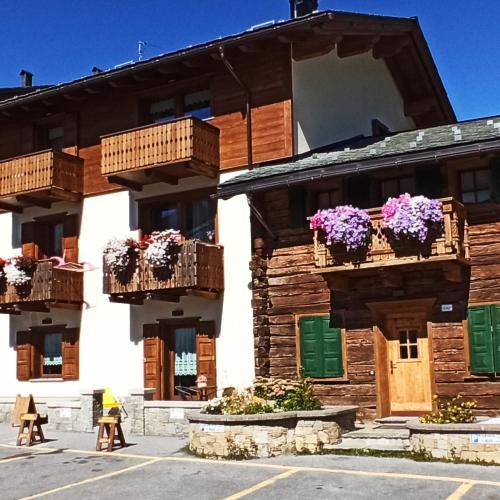 Appartamenti Rin Gemel — 4-Star Luxury Hotel in Livigno, Italy
