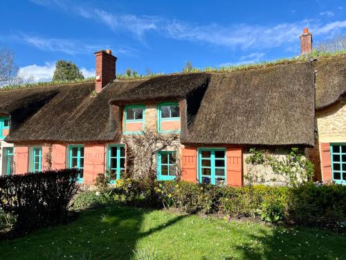 La Chaumiere - carbon neutral hotel in Jouars-Pontchartrain