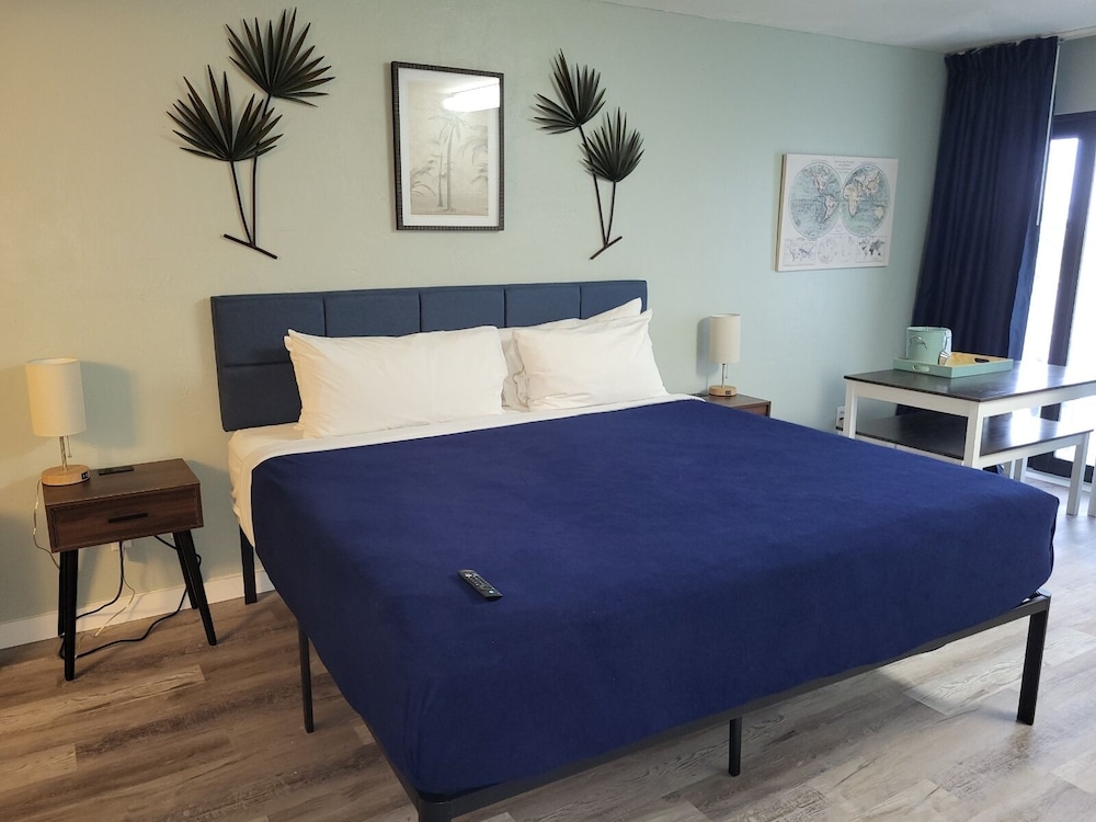 Beachside Hotel - photo 18