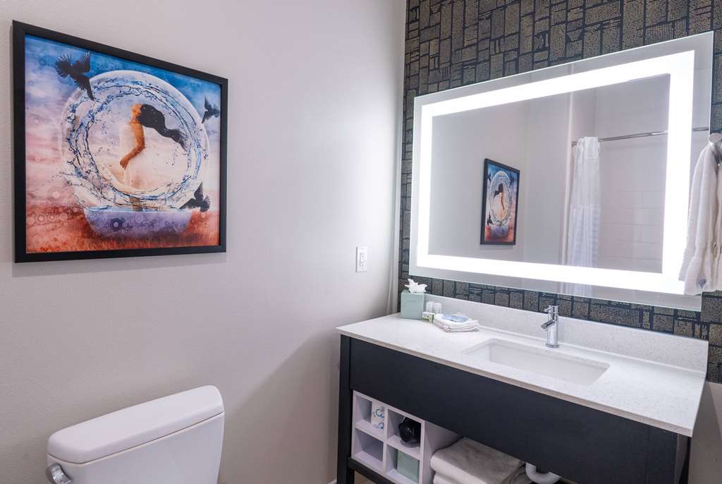 La Quinta Inn & Suites by Wyndham Corpus Christi Southeast - photo 63