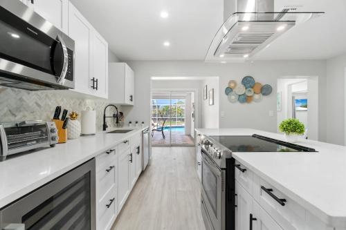 Bonita Beach Oasis Getaway 3 Bed 2 Bath Sleeps 6 in Bonita Springs, United States