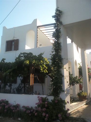 Studios Four Seasons - carbon neutral hotel in Karpathos