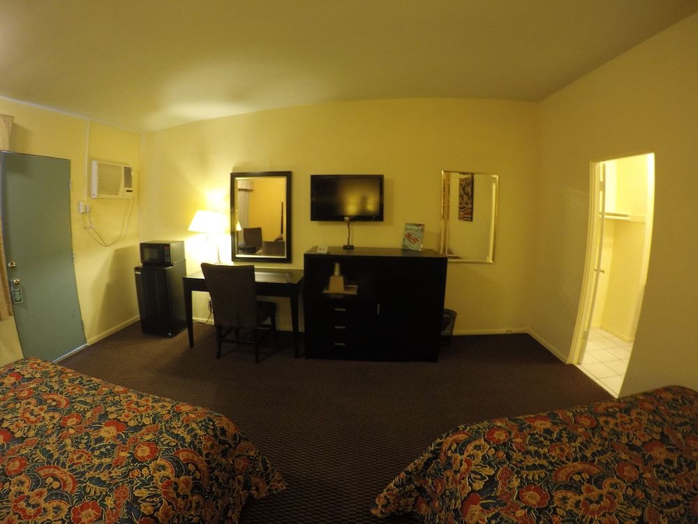 Indio Holiday Motel - photo 19