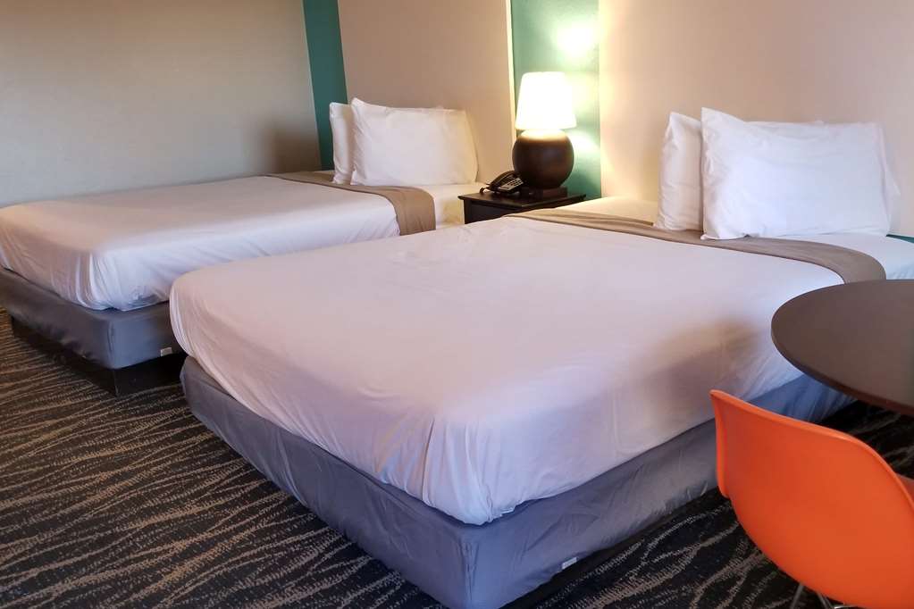 Howard Johnson by Wyndham Houston Hobby Airport - photo 11