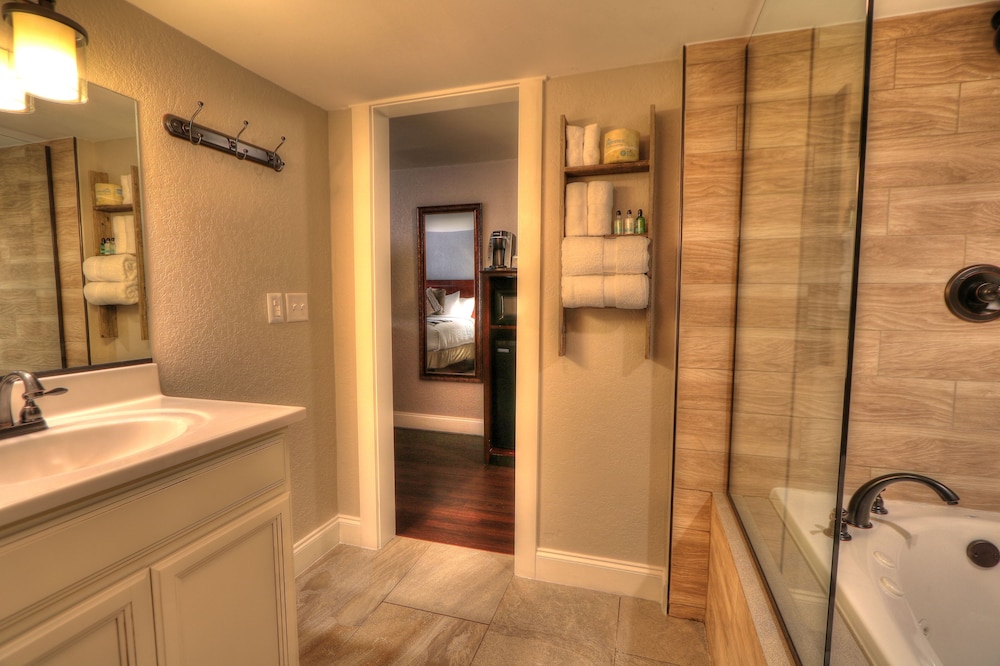 River Edge Inn - photo 39