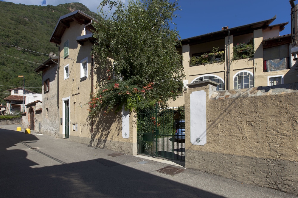 La Rampichina — 4-Star Luxury Hotel in Borgofranco D'ivrea, Italy
