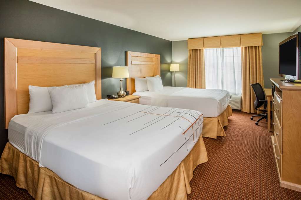 La Quinta Inn & Suites by Wyndham Rochester Mayo Clinic S - photo 14