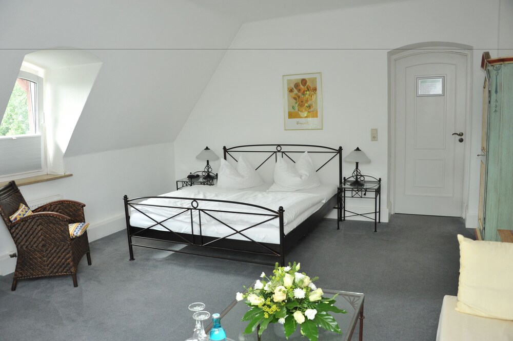 Landhotel Sophienhöhe — Kerpen — photo 4