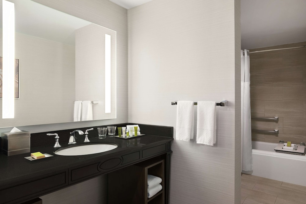 Hilton New Orleans St. Charles Avenue - photo 27