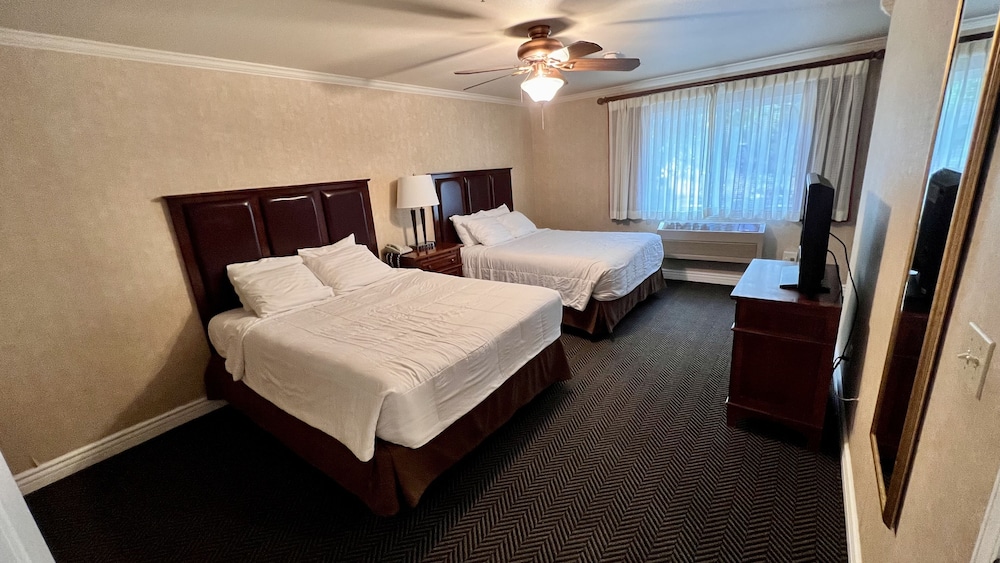 Yosemite View Lodge - photo 23