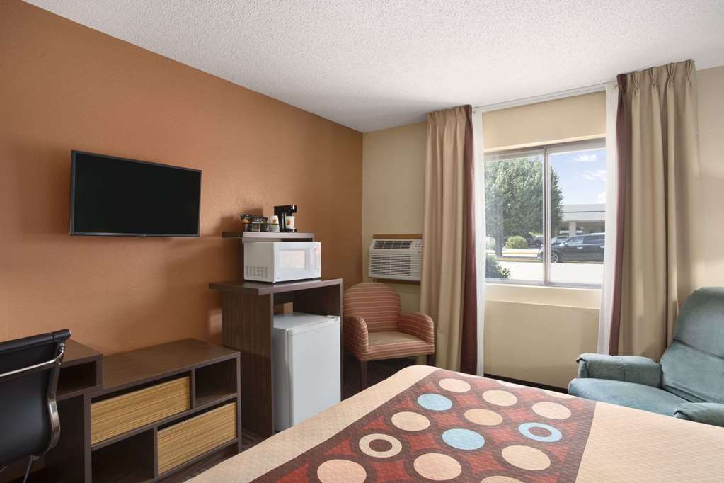 Super 8 by Wyndham Carbondale - photo 8