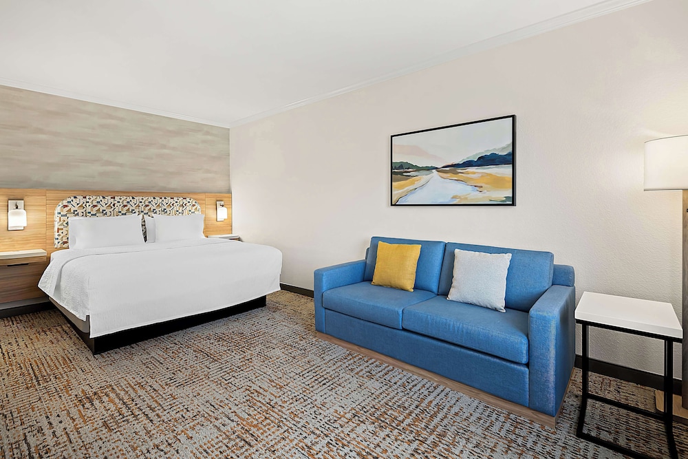 Hampton Inn Morgan Hill - photo 9