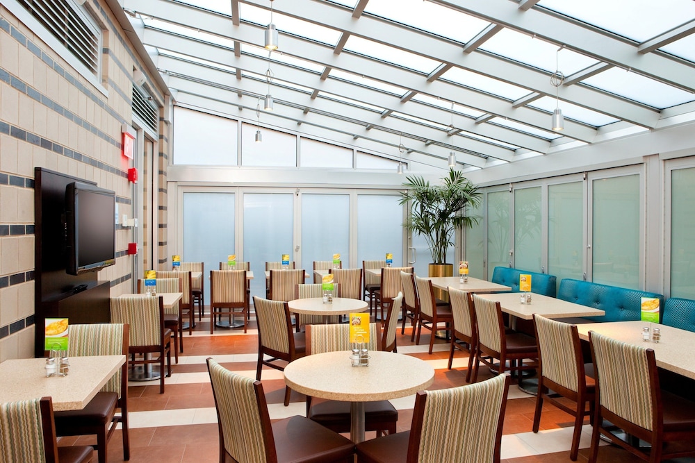 Holiday Inn Express Manhattan Times Square South by IHG - photo 12