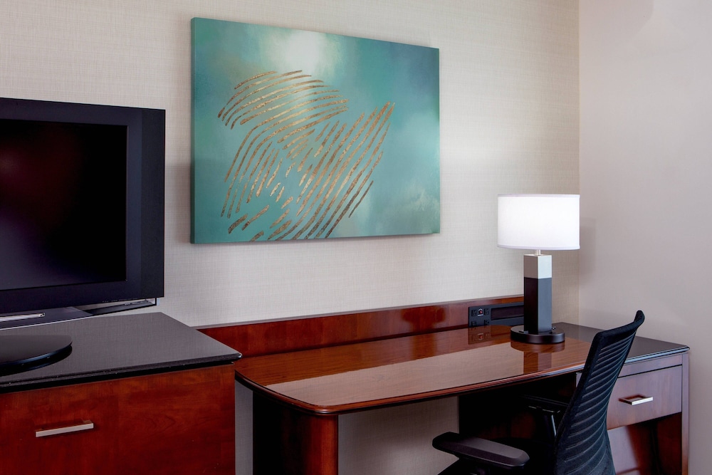 Delta Hotels by Marriott Chesapeake Norfolk - photo 9