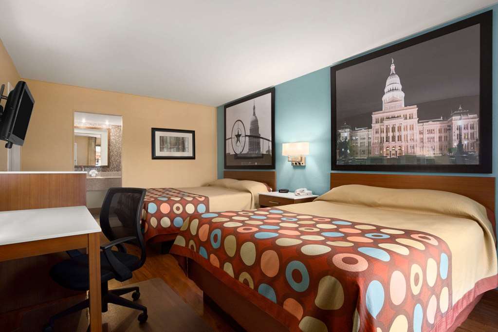 Super 8 by Wyndham Austin Downtown Capitol Area - photo 17