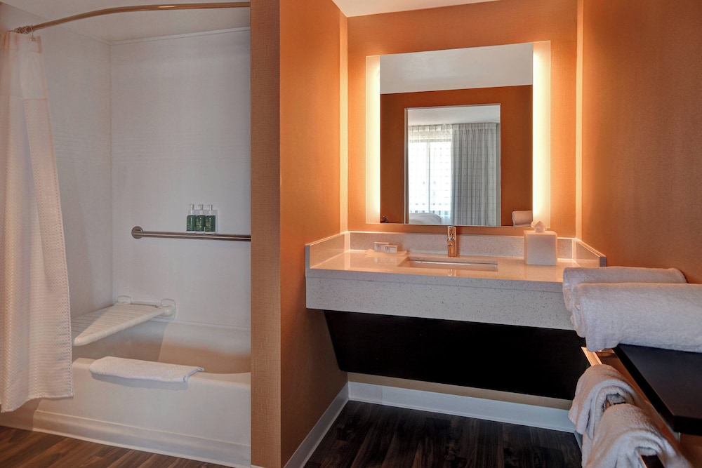 TownePlace Suites by Marriott Las Vegas Airport South - photo 28