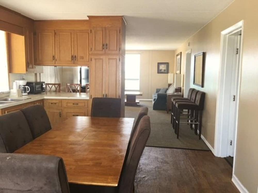 Polynesian Beach & Golf Resort - photo 4