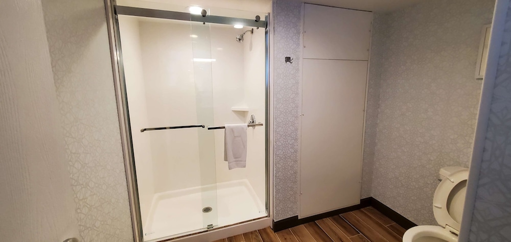 Hampton Inn Hillsville - photo 38