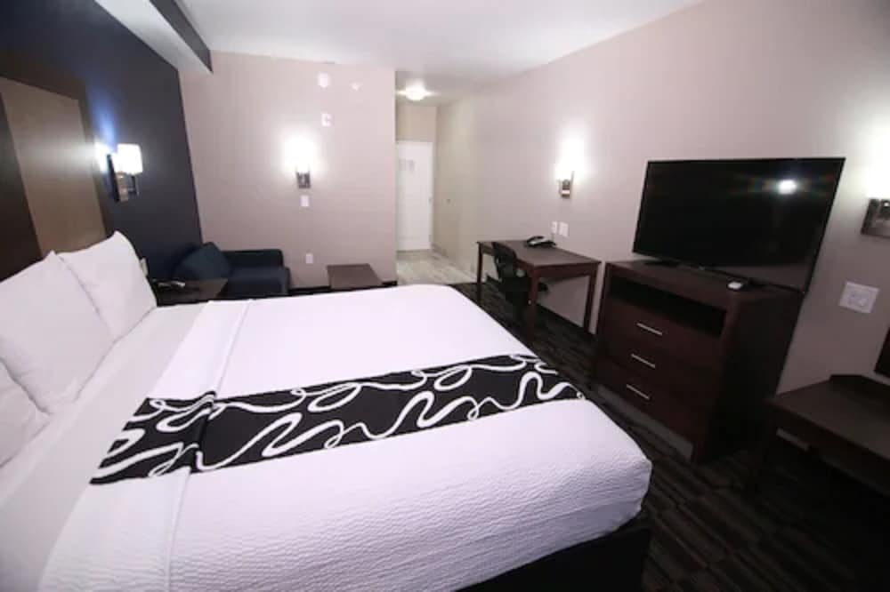 Home Inn and Suites - photo 26