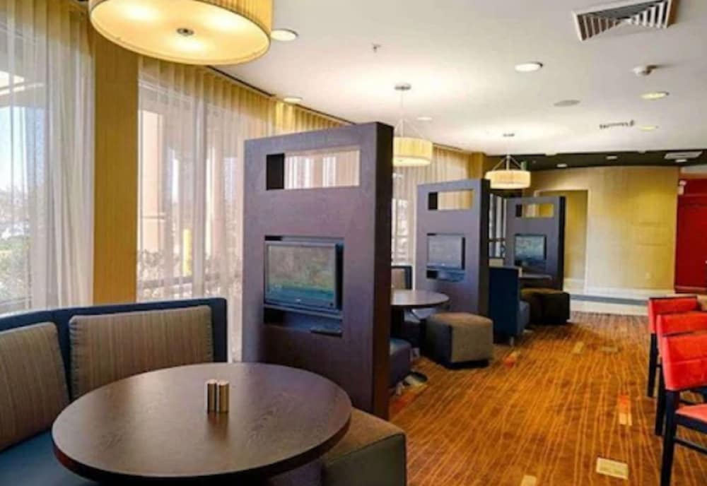 Courtyard by Marriott Salisbury - photo 30