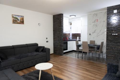 Apartmani Leila — 4-Star Luxury Hotel in Gospic, Croatia