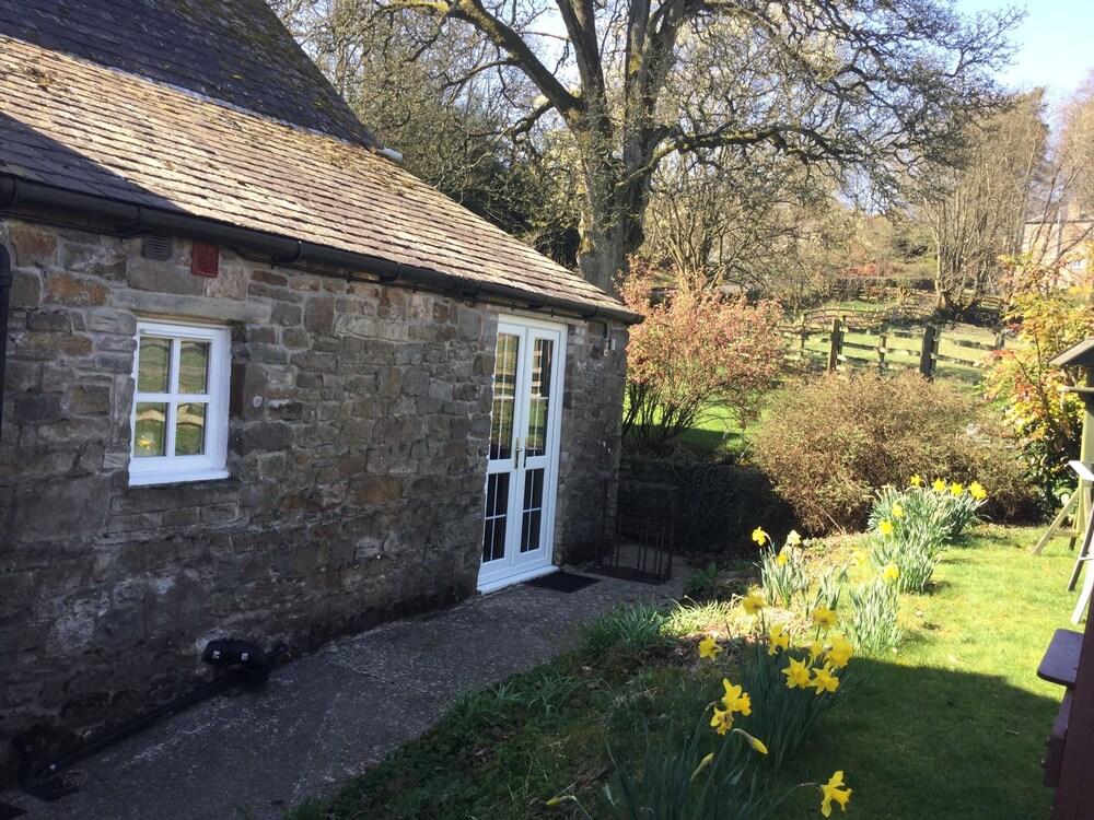 The Snug @ Corry Cottage — 4-Star Luxury Hotel in Haltwhistle, United Kingdom