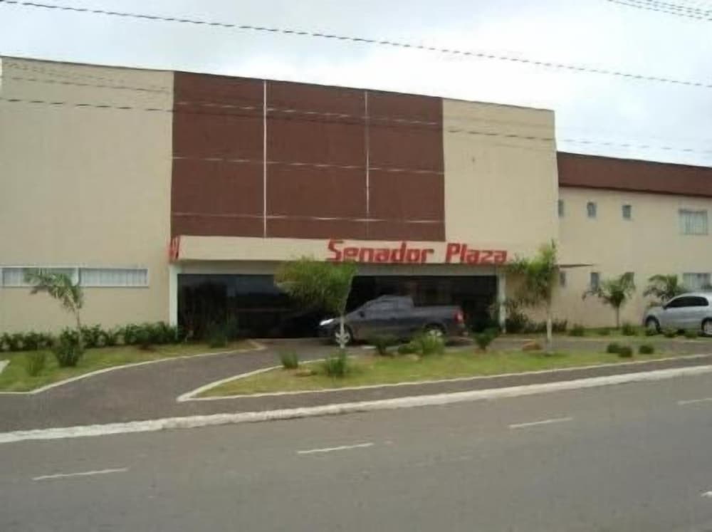 Senador Plaza Hotel — hotel in Senador Canedo