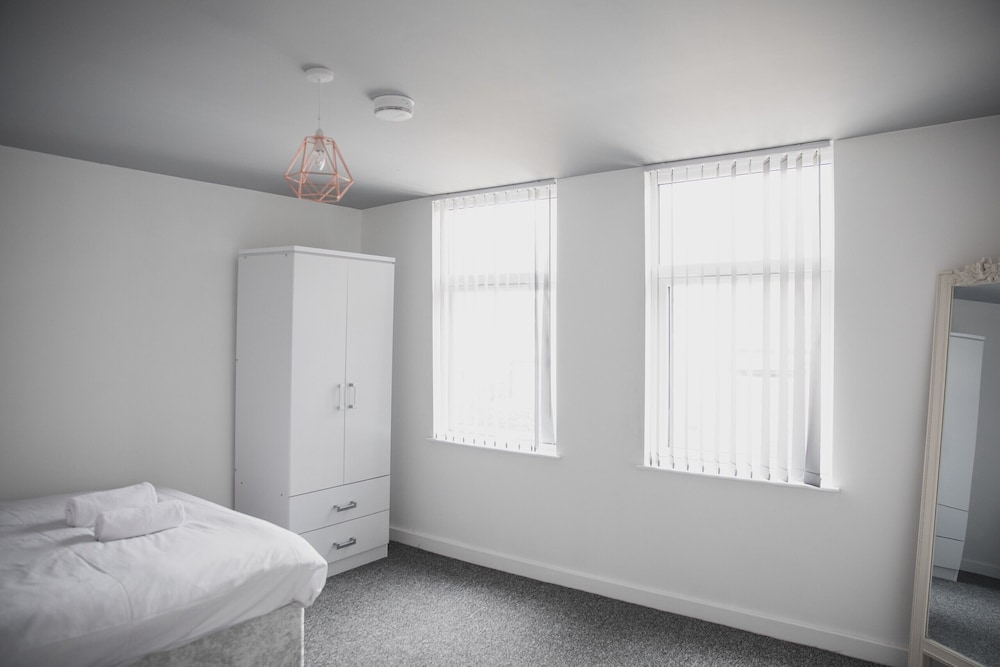 Room in Guest Room Cheerful Big Room in Leicester in Leicester, United Kingdom