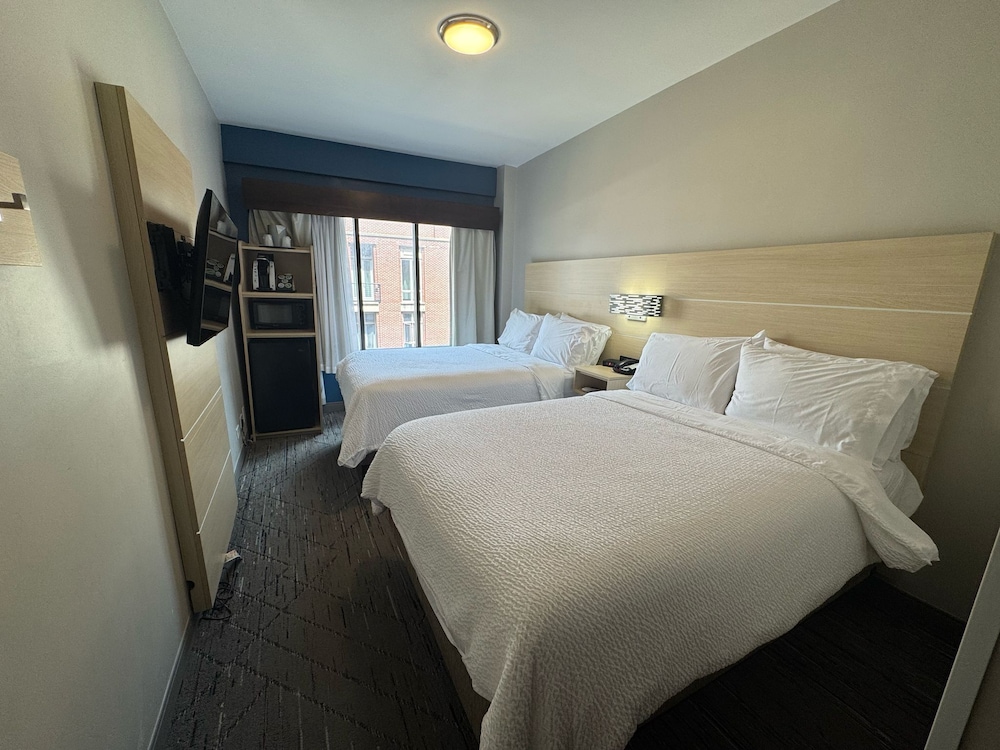 Holiday Inn Express & Suites Atlanta Downtown by IHG - featured photo