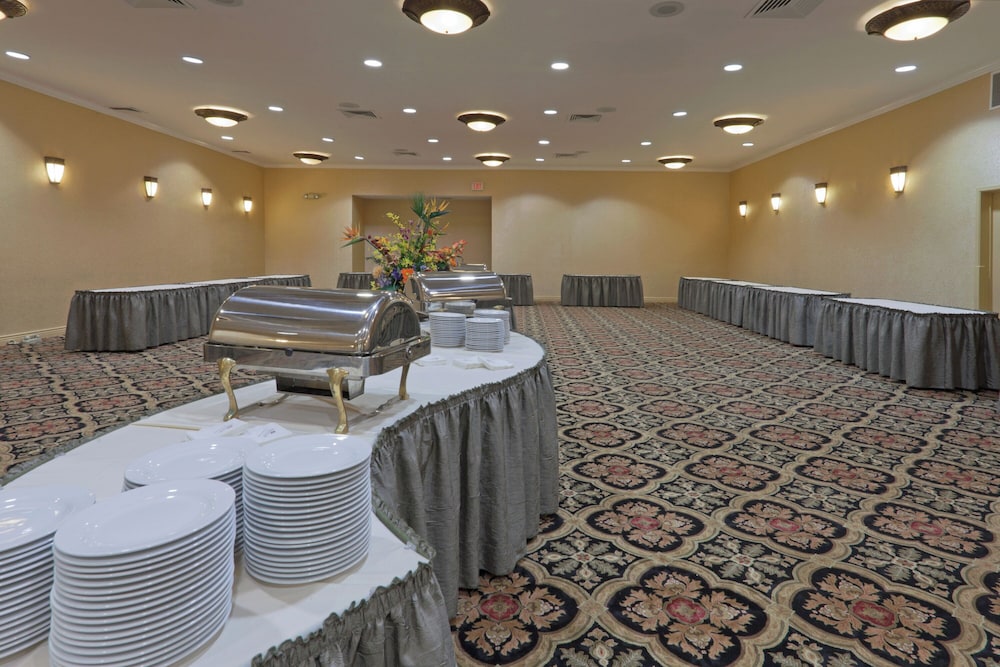 Crowne Plaza San Diego Mission Valley - photo 41