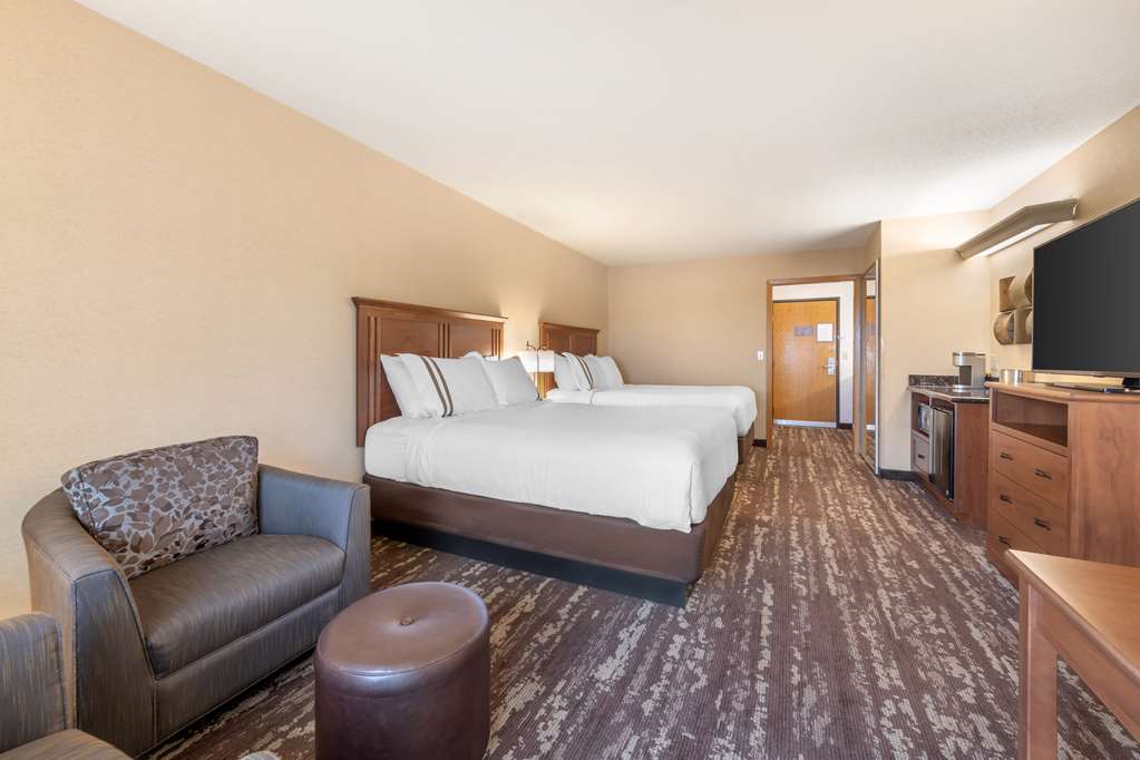 Best Western Plus Superior Inn - photo 40