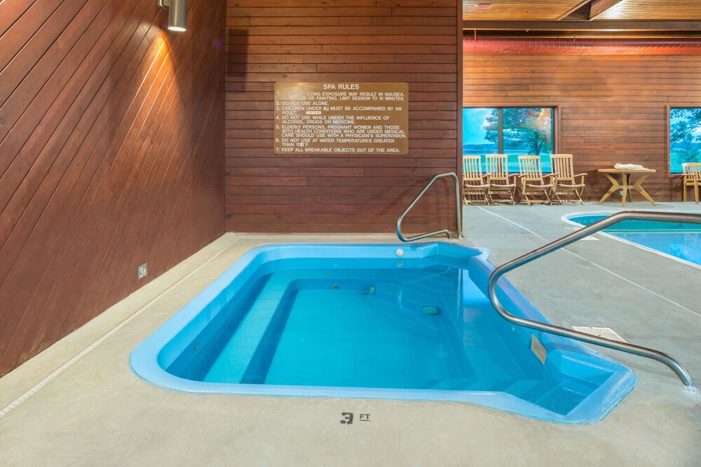Days Inn by Wyndham Pontoon Beach - photo 10