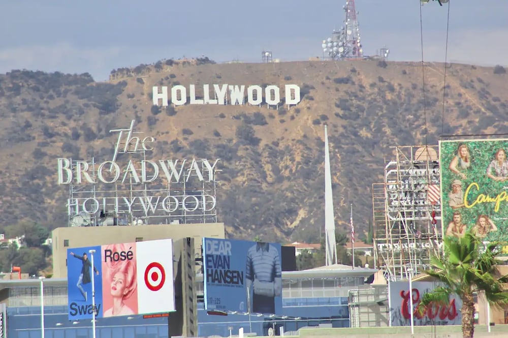 Los Angeles Premium City Suites Free Secured Parking - photo 16