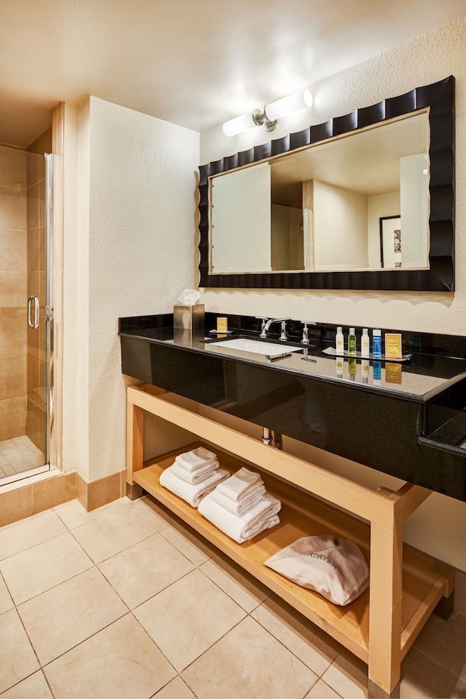 DoubleTree by Hilton Hotel Berkeley Marina - photo 41