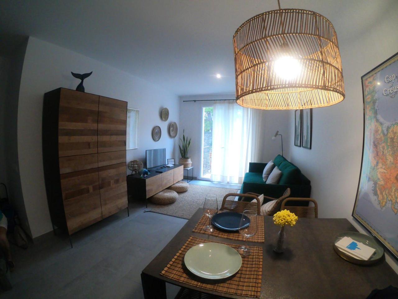 Apartamento Nuevo En El Centro Con Garaje — 4-Star Luxury Hotel in Cadaques, Spain