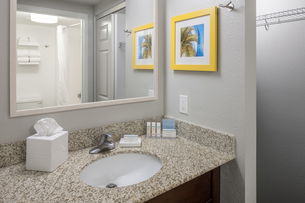 Hampton Inn & Suites Miami Doral Dolphin Mall - photo 24