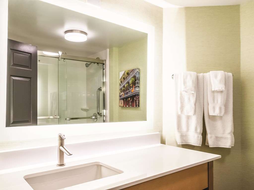 La Quinta Inn & Suites by Wyndham New Orleans Downtown - photo 30