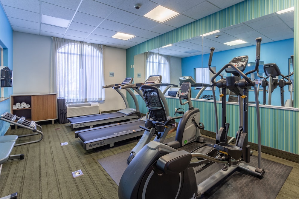 Holiday Inn Express Hotel & Suites Rockford Loves Park by IHG - photo 30