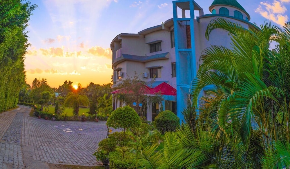 The Tattwaa Corbett Spa & Resort in Ramnagar, India