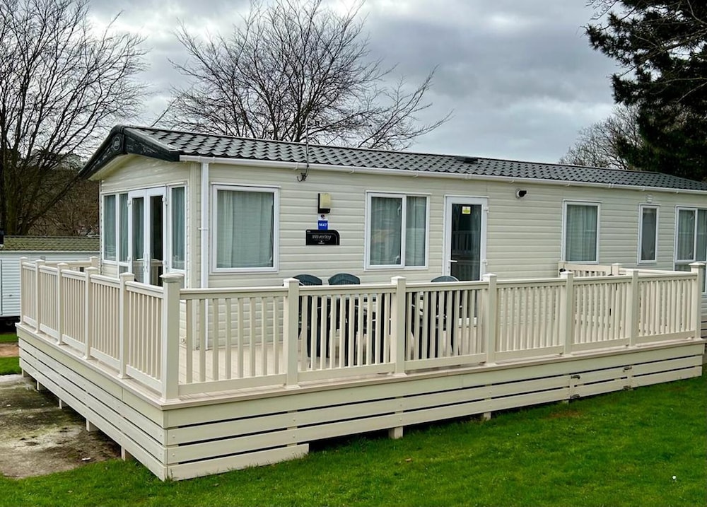 3 Bed Static Caravan at Hoburne Devon Bay in Paignton, United Kingdom