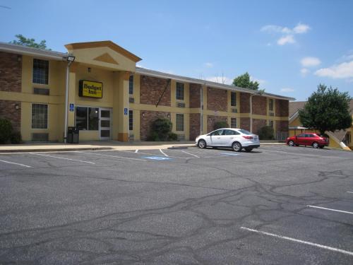 Budget Inn Temple Hills - photo 10