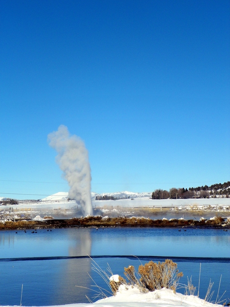 Hunters Hot Springs Resort - photo 11