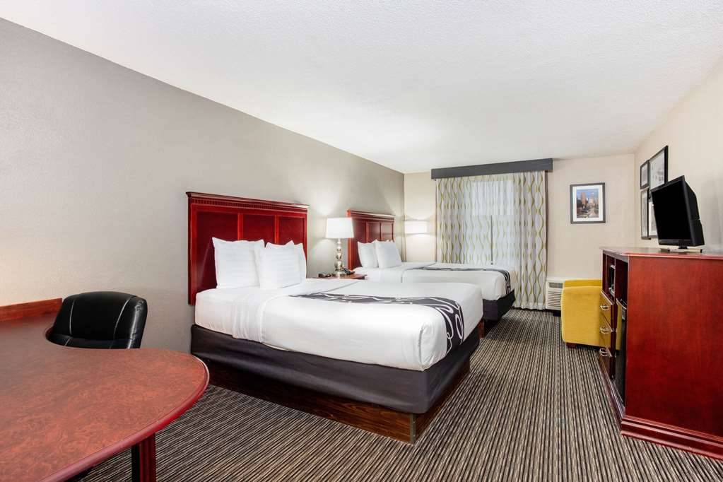 La Quinta Inn & Suites by Wyndham Indianapolis South - photo 13